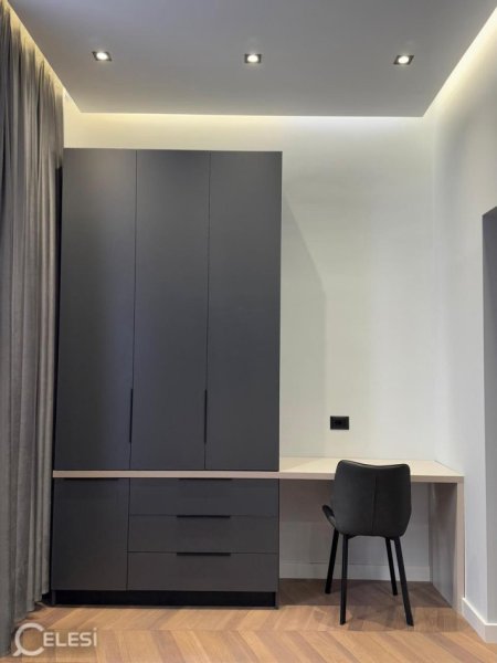 Tirane, jepet me qera apartament 1+1+Ballkon Kati 1, 60 m² 600 € (rruga Peti)