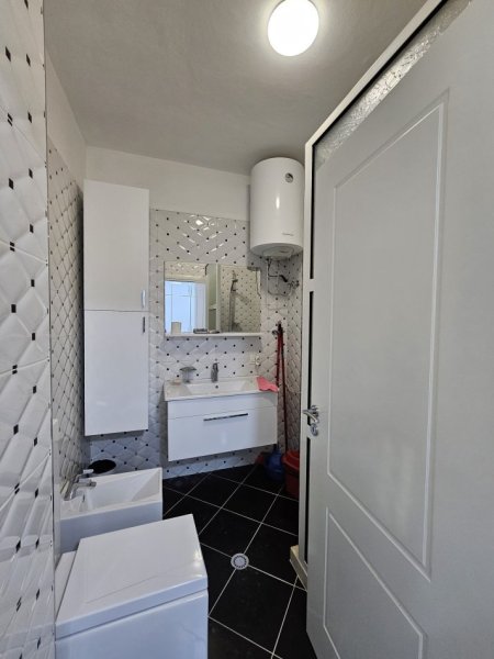 DURRES - QERA apartament 2+1 Kati 6, Stacioni i trenit 500 €