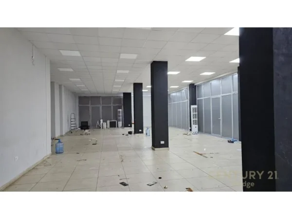 Tirane, jepet me qera ambjent biznesi Kati 1, 500 m² 2.300 € (PAZARI I RI)