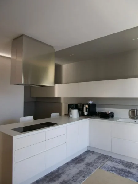 Tirane, shitet apartament 3+1+Ballkon Kati 8, 200 m² 700.000 € (Kopshti Botanik Tirane)