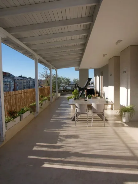 Tirane, shitet apartament 3+1+Ballkon Kati 8, 200 m² 700.000 € (Kopshti Botanik Tirane)