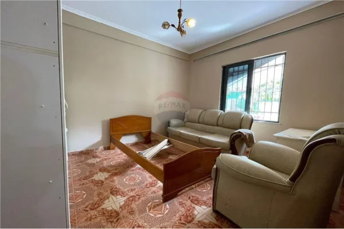 Tirane, jepet me qera apartament 2+1 , 400 € (Rruga e Elbasanit)