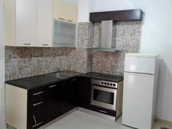 Vlore, jap me qera apartament 1+1+BLK Kati 2, 70 m² 25 Euro (Dhimiter Konomi)