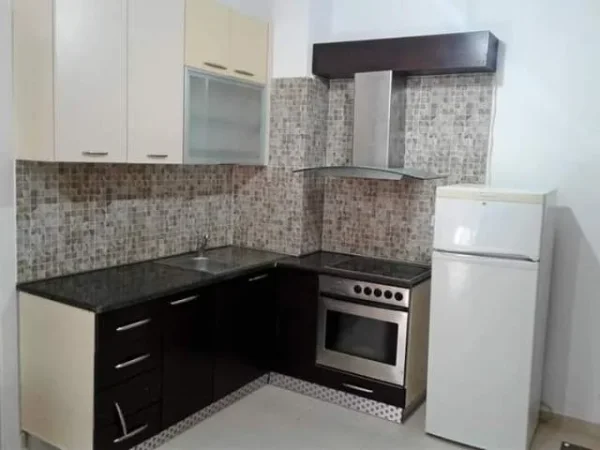 Vlore, jap me qera apartament 1+1+BLK Kati 2, 70 m² 25 Euro (Dhimiter Konomi)