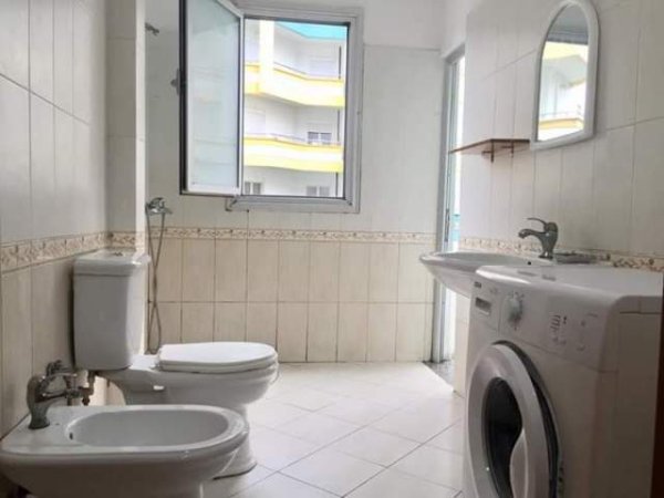 Vlore, jap me qera apartament 1+1+BLK Kati 4, 70 m² 25 Euro (Rushit Gurishova)