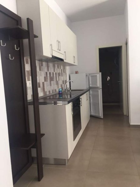 Durres, jap me qera apartamente  ne plazh 1+1+A+BLK Kati 1, 50 m² 40 Euro (Gjiri I Lalezit), ne sezonin  e plazhit, ne muait Qershor deri ne muajin sh