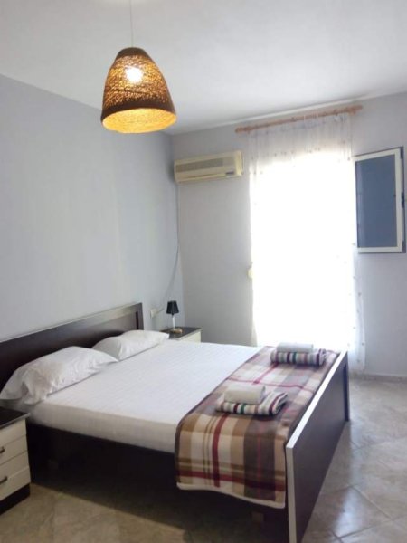 Tirane, jap me qera apartament 1+1+BLK Kati 3, 60 m² 30 Euro (Qender)