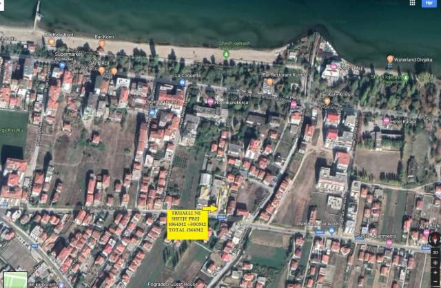 Shitet Truall 1'364m², Cmimi 300'000 €, mjaft përshtashme për Pallat e Vila, në rr.Sul Starovari,1.5km nga qendra Pogradecit 400m nga bregu Liqenit e 4 km nga Driloni, Pogradec