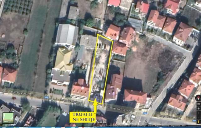 Shitet Truall 1'364m², 210'000 €, mjaft përshtashme për Pallat e Vila, në rr.Sul Starovari,1.5km nga qendra Pogradecit 400m nga bregu Liqenit e 4km ng