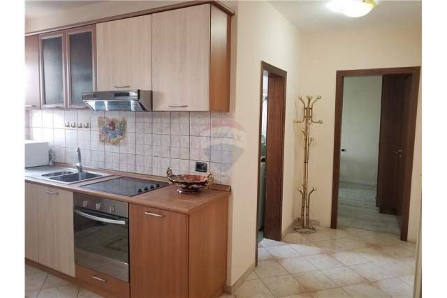 Tirane, jap me qera apartament Kati 2, 57 m² 280 Euro (Rruga e Durresit)