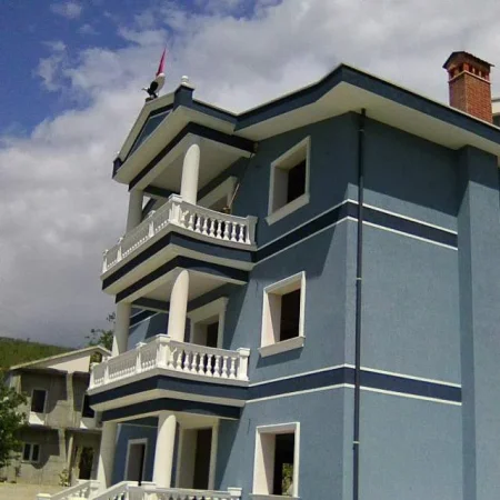 Tirane, bejme Izolime dhe sisteme kapot grafiato