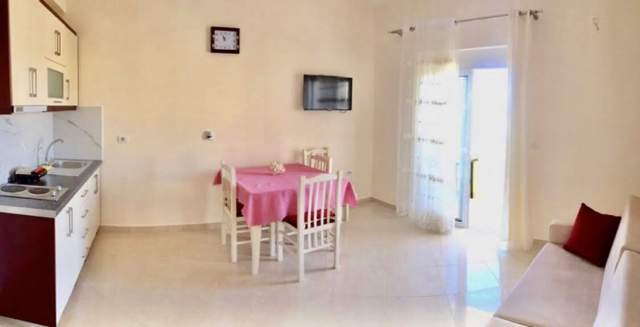 Sarande, ofroj Apartament 1+1, 3.300 Leke/nata, Kati 3, 60 m²