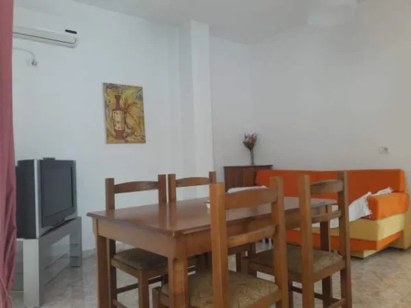 Okazion Sarande, jap me qera apartament Kati 3, 4000 L nata