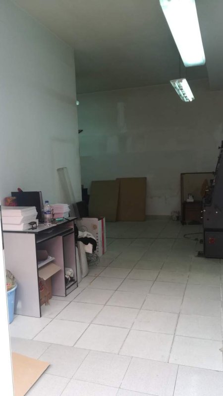 Tirane, jap me qera dyqan Kati 0, 40m² 550€ (Bulevardi Zogu i 1)