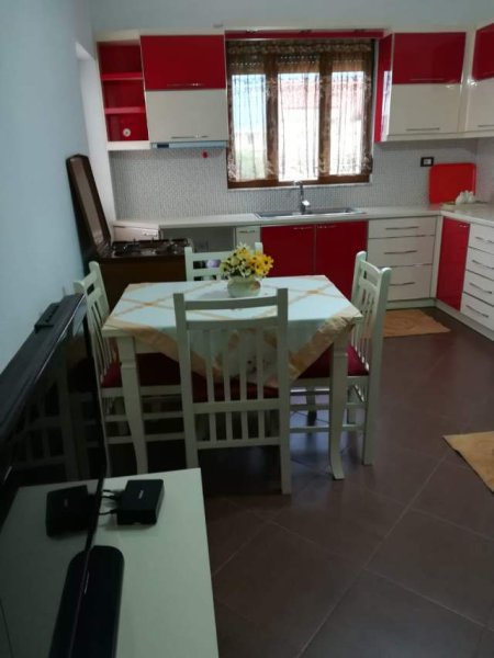 Pogradec, jap me qera apartament ne plazh Kati 3, 70 m² 3.000 Leke (Deshmoret e Pojskes)