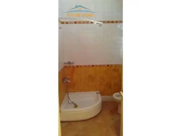 Tirane, jap me qera 3+1+BLK Kati 3, 125 m² 500 Euro (Pazari i Ri)