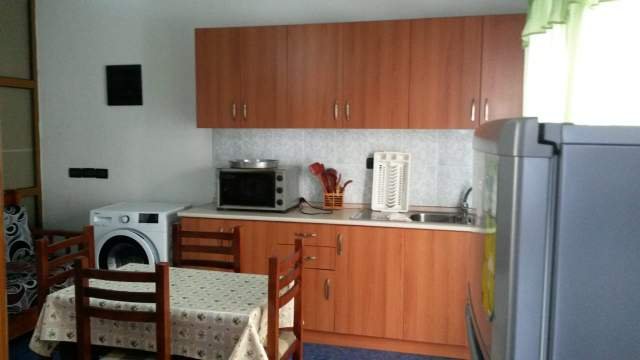 Vlore, jap me qera apartament ne plazh 1+1+A+BLK Kati 1, 70 m² ,20 euro/nata (Nermin Vlora,Mbas Shkolles Industriale)
