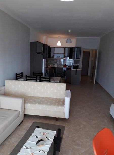 Sarande, jap me qera apartament ne plazh Kati 5, 69 m² 40 Euro (Naim Frasheri)