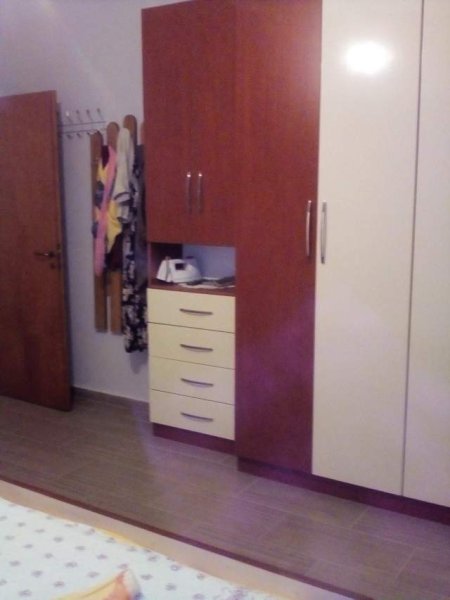 Vlore, jap me qera apartament ne plazh 1+1+A+BLK Kati 4, 70 m² 40 Euro (Lungomare, uji i ftohte)