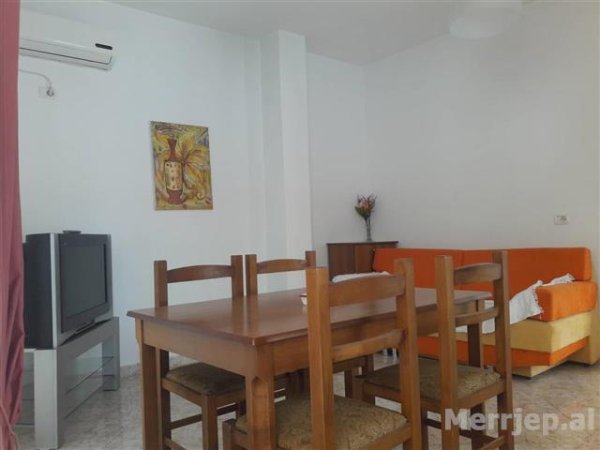 Apartament me qera ne qender te Sarandes