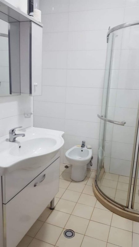 Shkoder, jap me qera apartament ne plazh 1+1+A+BLK Kati 1, 70 m² 25 Euro (velipoje)