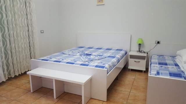 Shkoder, jap me qera apartament ne plazh 1+1+A+BLK Kati 1, 70 m² 25 Euro (velipoje)