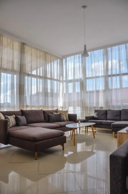 Tirane, japim me qera ditore  2+1+BLK Kati 6, 110 m² 45 Euro/nata &  1+1+BLK, kati 3, 65 m² 37 euro/nata (Rr. Haxhi Hysen Dalliu)