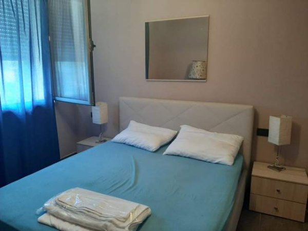 Tirane, jap me qera apartament 1+1+A+BLK Kati 2, sip 60 m² 20 Euro (Kompleksi Nobis)