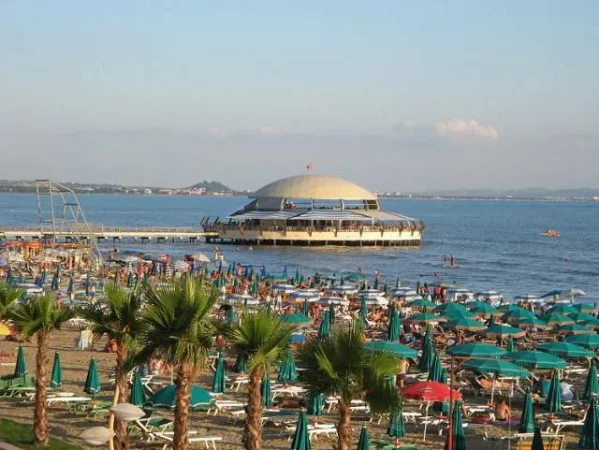 Plazh, Durres - 50m nga deti - apartamente me qera 1+1, duke filluar nga 35 Euro/nata, (Pista Iliria)