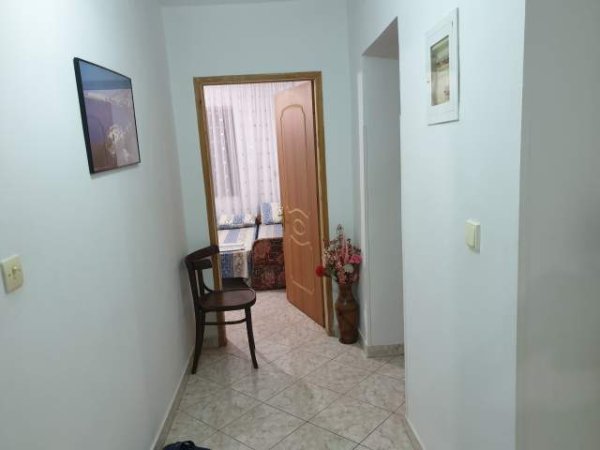 Sarande / Apartament me qera 20-25 lek (afer Universitetit)