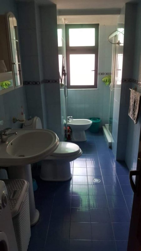 Tirane, jepet me qera apartament 1+1+BLK Kati 3, 65 m² 400 Euro (elbasanit)