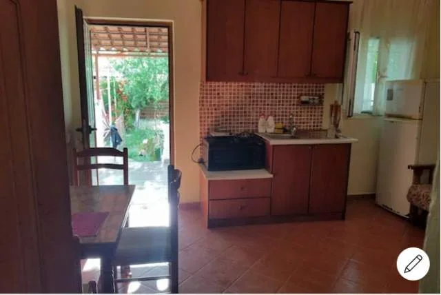 Ksamil, jap me qera shtepi pushimi, vetem 1 minute larg nga deti - 35 Euro