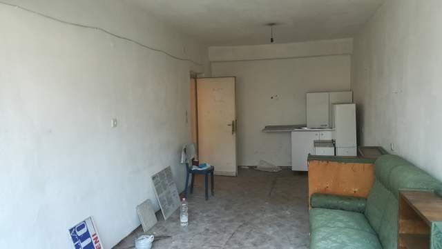 Tirane, jap me qera ambjent biznesi Kati 1, 85 m² 800 Euro (Bulevardi Zogu i 1,përballë Zëri i Popullit)