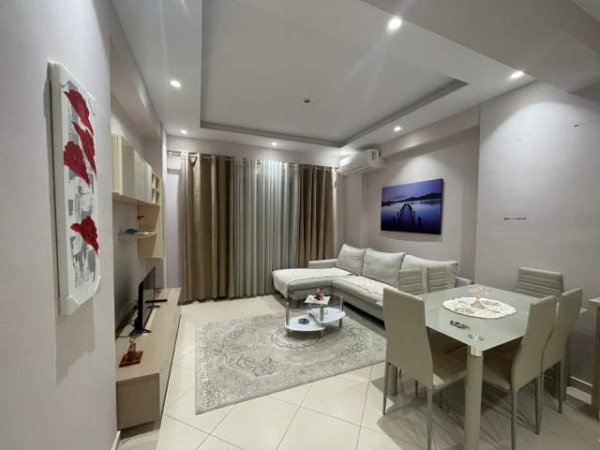 Tirane, jepet me qera apartament 2+1 Kati 4, 95 m² 500 Euro (Golden Park Amerikan 3)