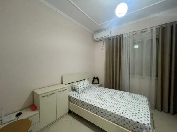 Tirane, jepet me qera apartament 2+1 Kati 4, 95 m² 500 Euro (Golden Park Amerikan 3)