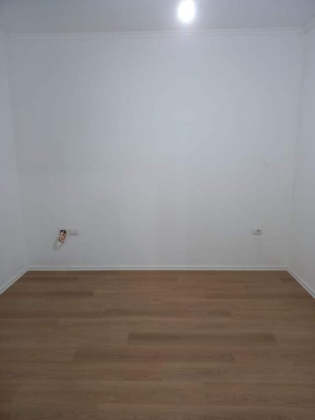 Tirane, shitet apartament Kati 8, 74 m² 66.000 Euro (Yzberisht)
