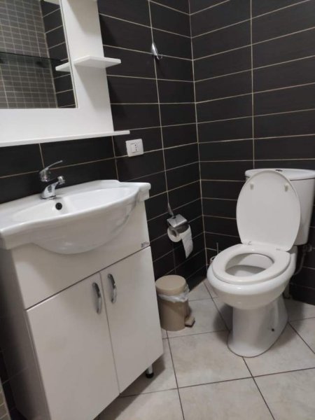 Tirane, jepet me qera apartament 2+1+BLK Kati 8, 90 m² 450 Euro (21 dhjetori)