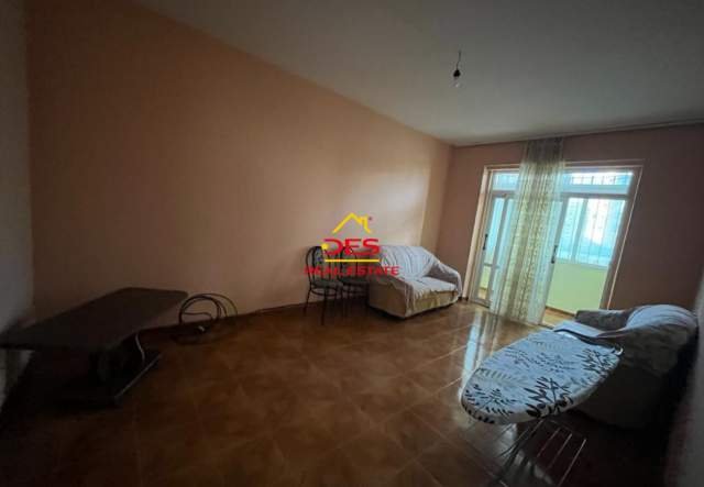 Vlore, shitet apartament 1+1+BLK Kati 5, 70 m² 40.000 Euro (Rruga Sadik Zotaj, Vlorë)