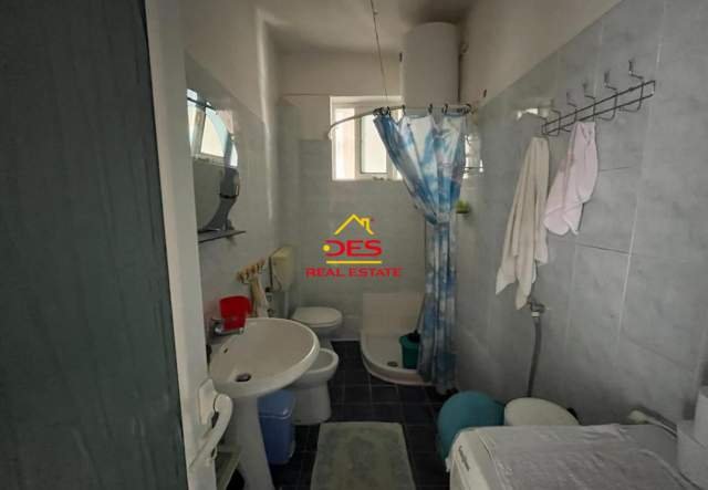 Vlore, shitet apartament 1+1+BLK Kati 5, 70 m² 40.000 Euro (Rruga Sadik Zotaj, Vlorë)