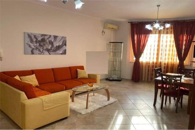 Tirane, jepet me qera apartament 2+1 Kati 10, 91 m² 750 Euro (selvia)
