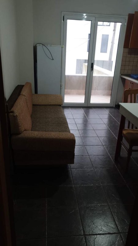 Tirane, jepet me qera apartament 1+1+BLK Kati 2, 50 m² 30.000 Leke (rruga Jordan Misja)
