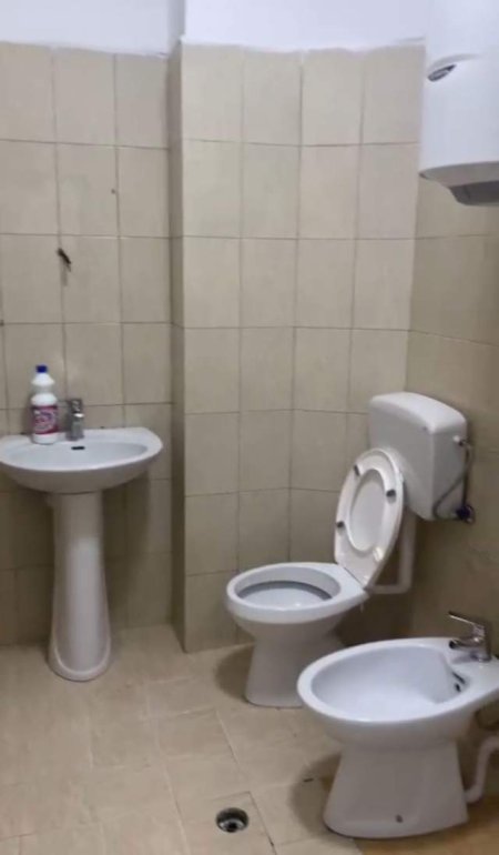 Tirane, jepet me qera apartament 2+1+BLK Kati 5, 90 m² 550 Euro (Don Bosko)