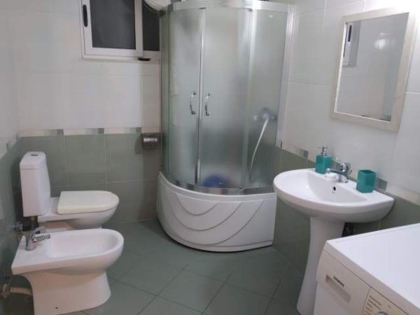 Tirane, jepet me qera Vile 2+1+BLK Kati 2, 120 m² 40.000 Leke (Shkolla Mrekullia)