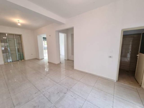Tirane, jepet me qera ambjent biznesi Kati 0, 59 m² 500 Euro (Rruga Asim Vokshi)