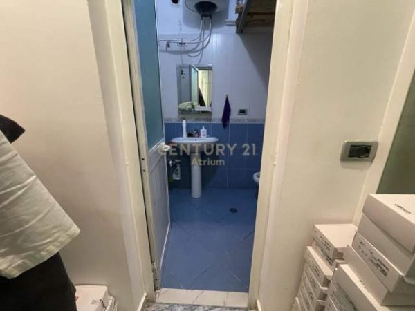Tirane, jepet me qera Kati 0, 75 m² 700 Euro  perball Taivanit