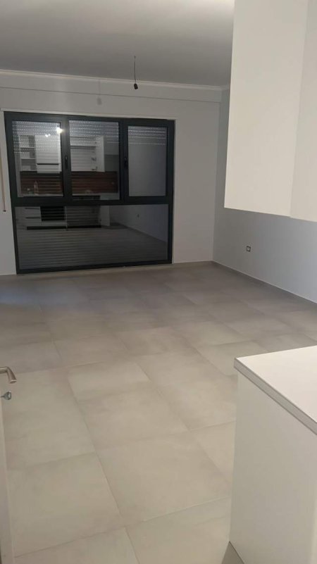 Tirane, jepet me qera apartament 1+1+BLK Kati 4, 67 m² 30.000 Leke (Spitali Neurologjik)