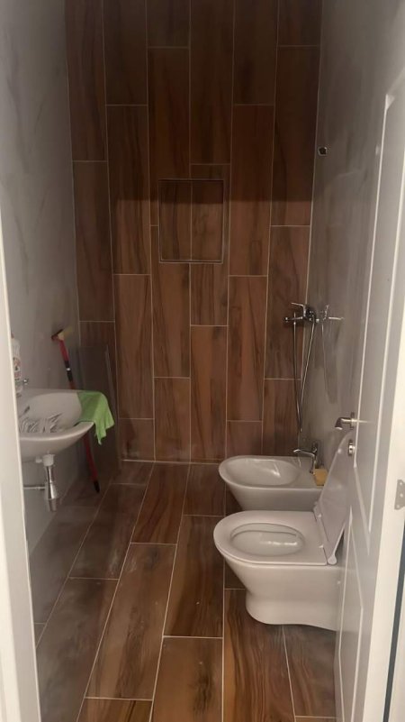 Tirane, jepet me qera apartament 1+1+BLK Kati 4, 67 m² 30.000 Leke (Spitali Neurologjik)