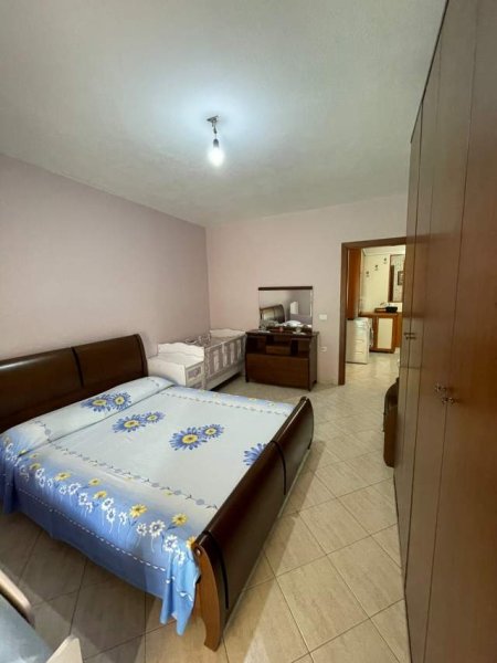 Tirane, jepet me qera apartament 1+1+A+BLK Kati 3, 75 m² 360 Euro (Pranë Qendrës Globe) PARK29010