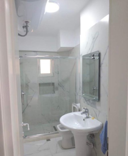 Tirane, jepet me qera apartament 3+1 Kati 2, 96 m² 450 Euro (rruga Muhamet Gjollesha)