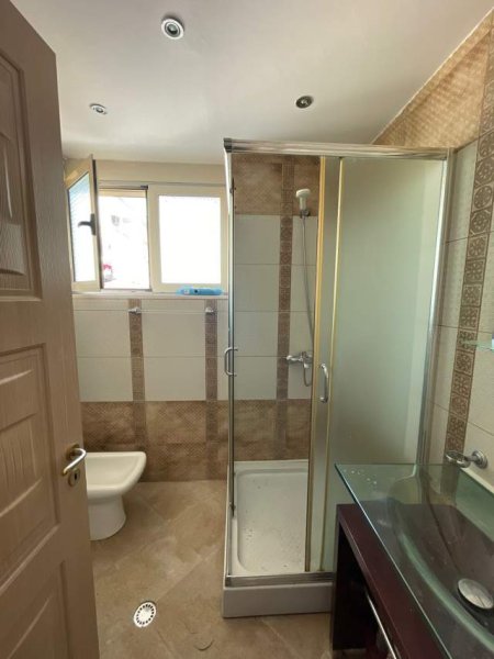 Tirane, jepet me qera apartament 1+1+BLK Kati 5, 117 m² 500 Euro (Liqeni Artificial)
